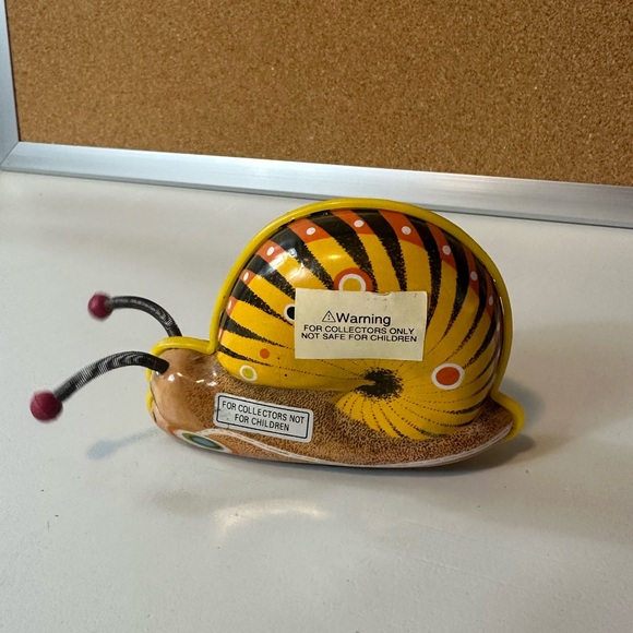 Vintage Schylling Key Wind-Up Colorful Tin Snail Toy With Original Box - Picture 2 of 9